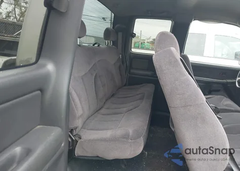 2002 GMC Sierra 1500 Sle z USA, uszkodzony, nr VIN 2GTEC19T721179046